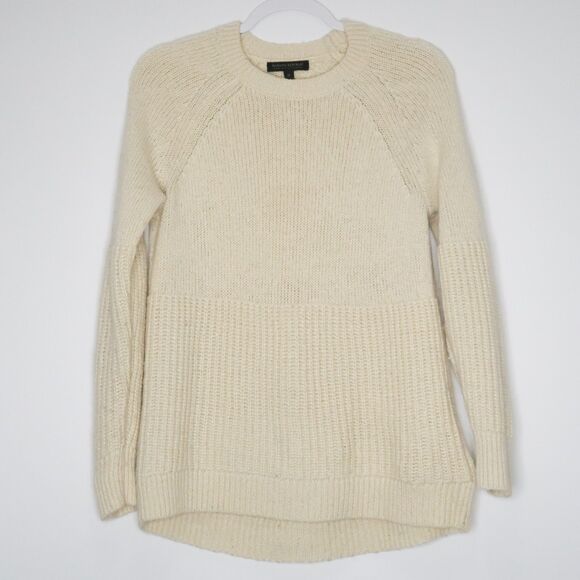 Banana Republic Sweaters - Banana Republic crew neck Italian yarn sweater
